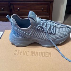 Steve Madden Sneakers